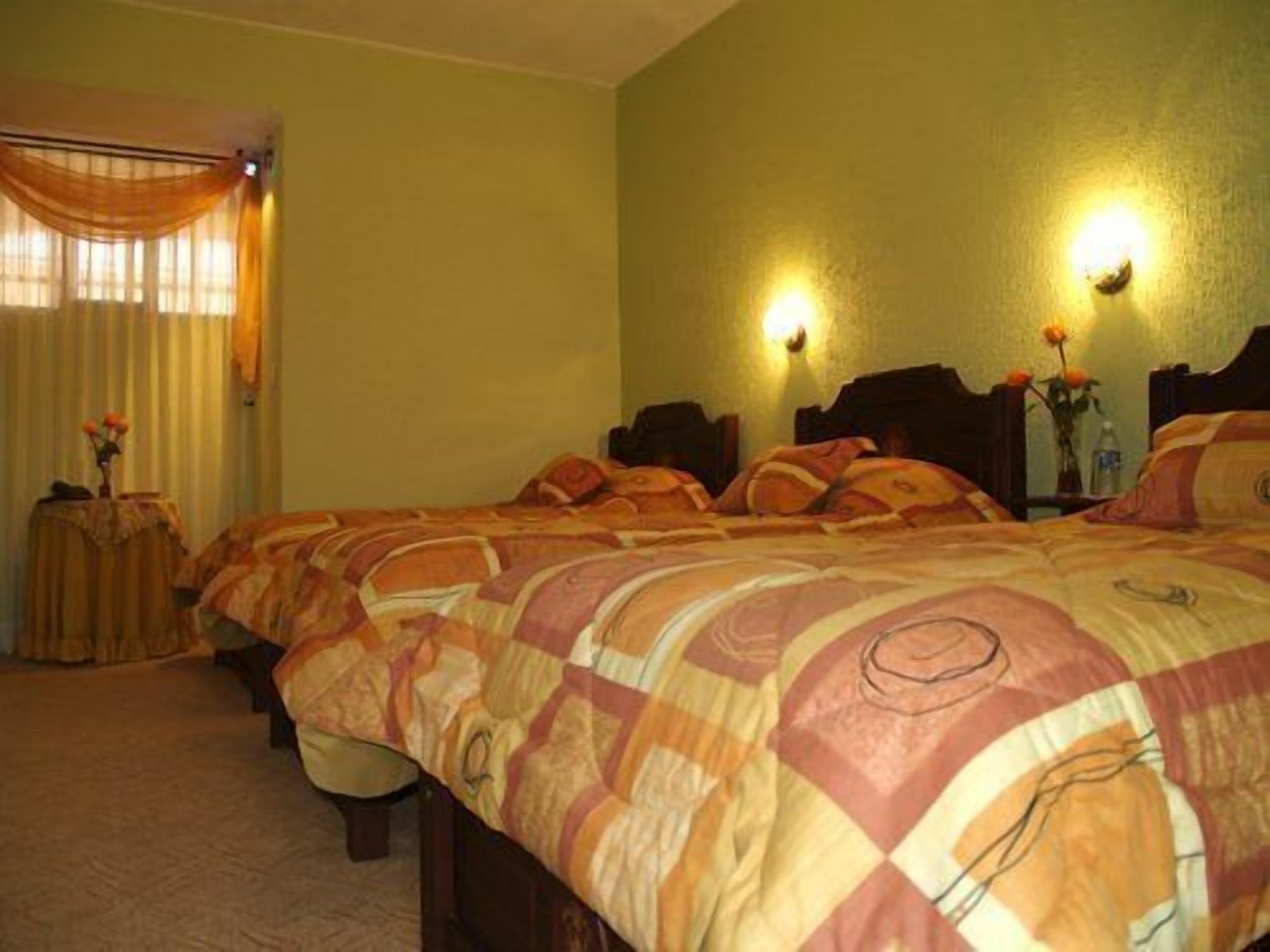 Hotel Catedral Кито Экстерьер фото