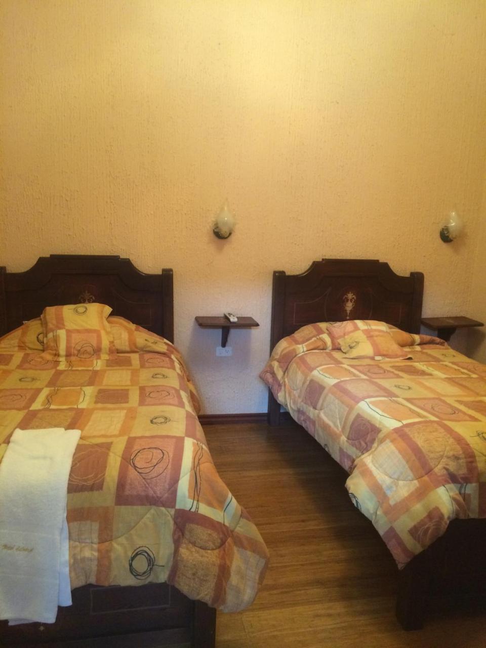 Hotel Catedral Кито Экстерьер фото