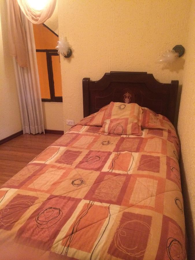 Hotel Catedral Кито Номер фото