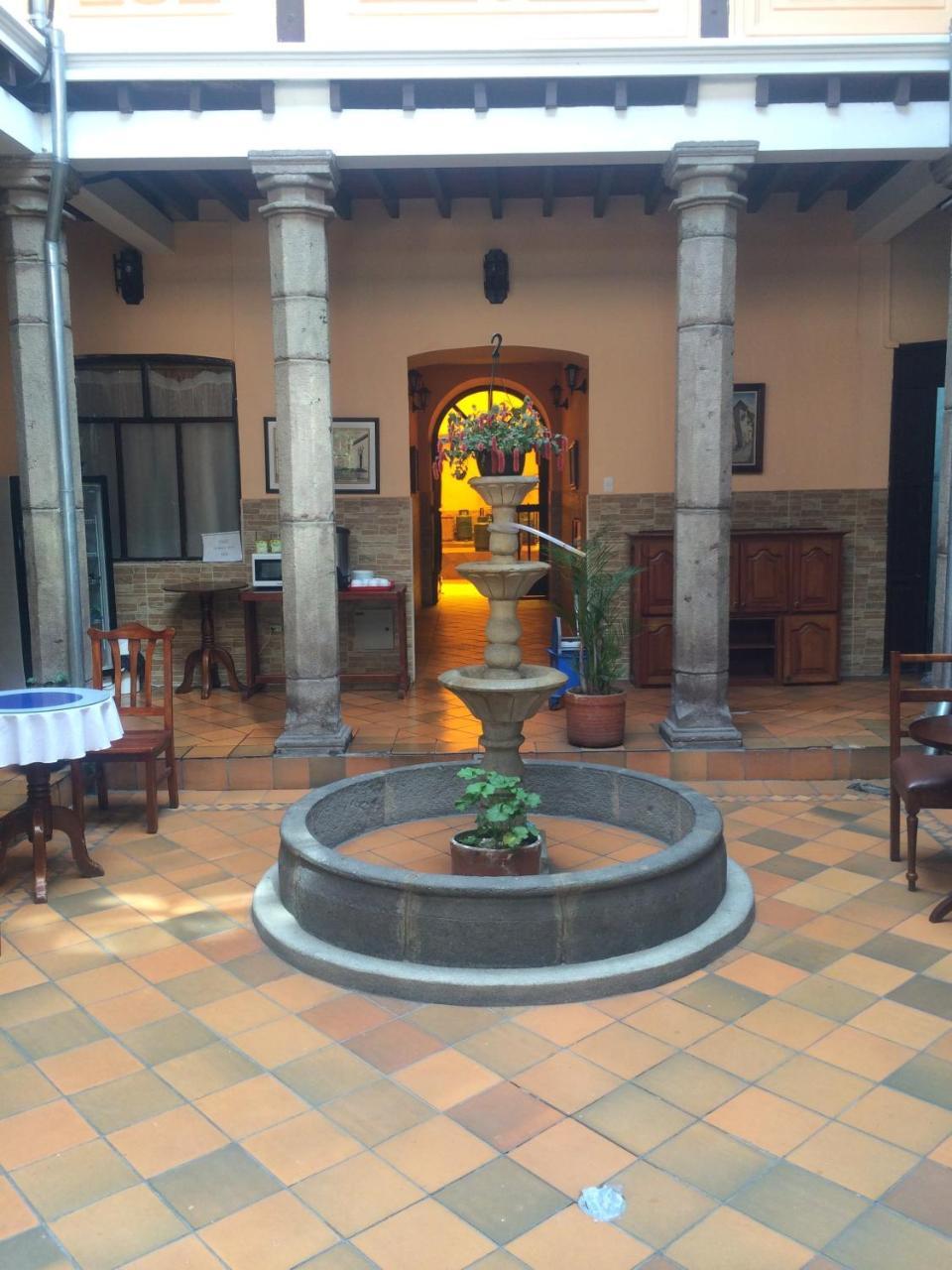 Hotel Catedral Кито Экстерьер фото